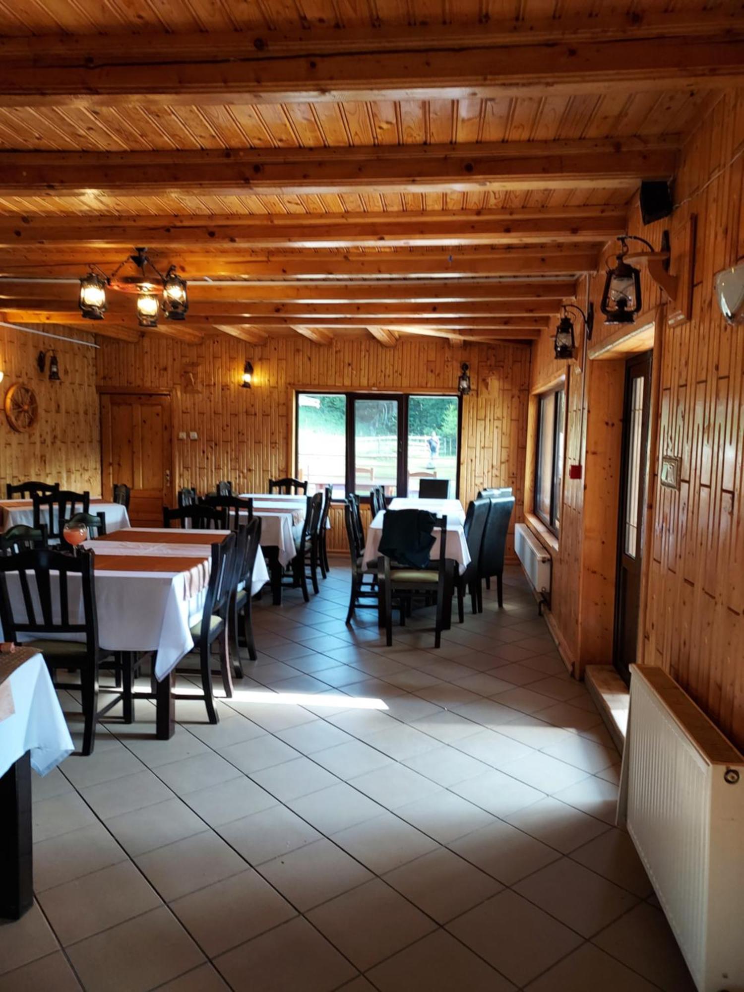Pensiunea La Taverna Trăisteni Exterior foto