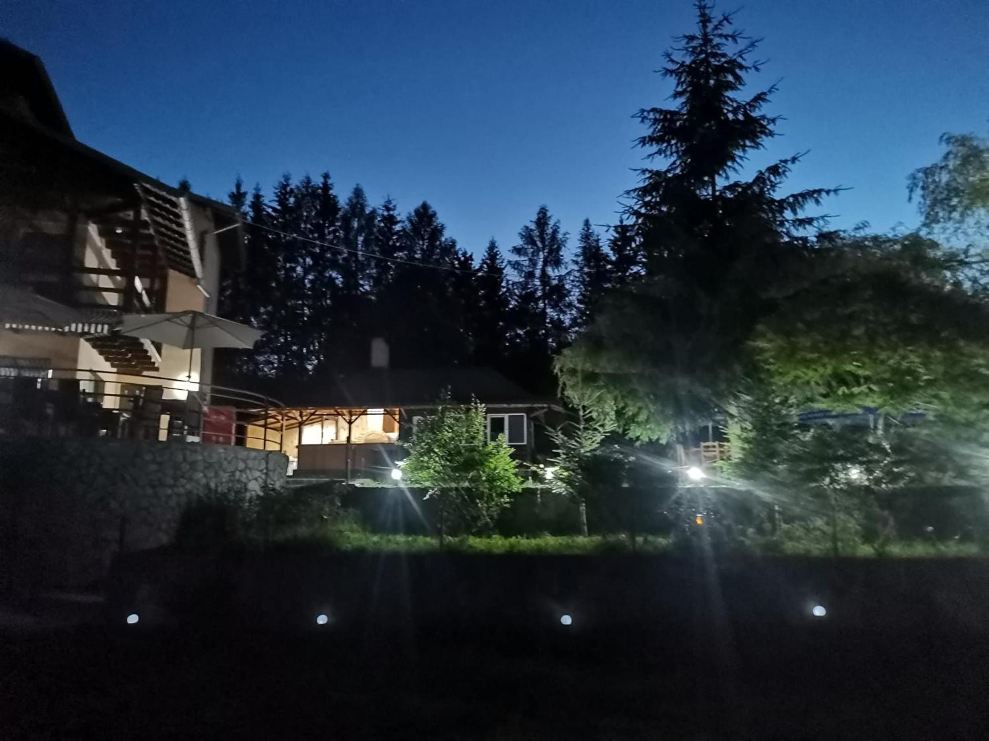 Pensiunea La Taverna Trăisteni Exterior foto